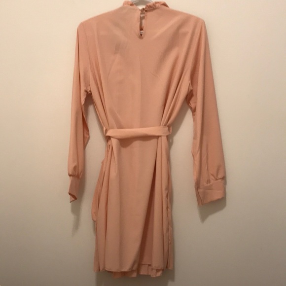 Peach pleated dress - Picture 2 of 3